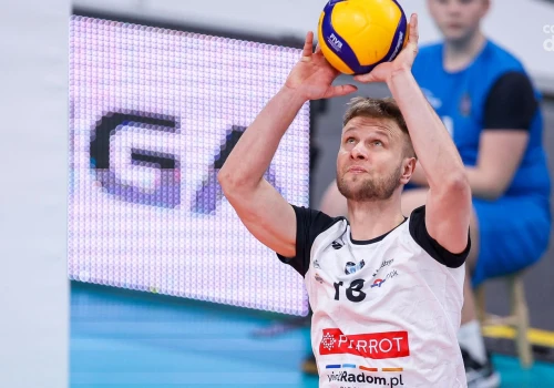 Wychowanek Kacper Gonciarz nadal będzie prowadził grę Czarnych Radom