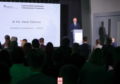 Nowa infrastruktura dla transportu przyszłości w Warszawie. Łukasiewicz – PIMOT otworzył Centrum Elektromobilności i Automatyzacji Transportu