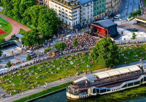 Tak wyglądały Wianki 2026 w Krakowie. Tłumy mieszkańców i turystów nad Wisłą