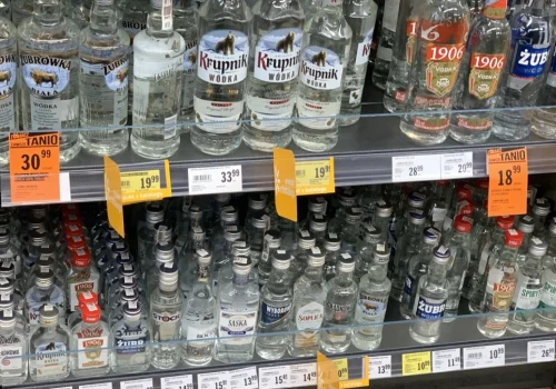 Rząd mówi, że walczy z pijaństwem. Tak naprawdę chodzi o kasę
