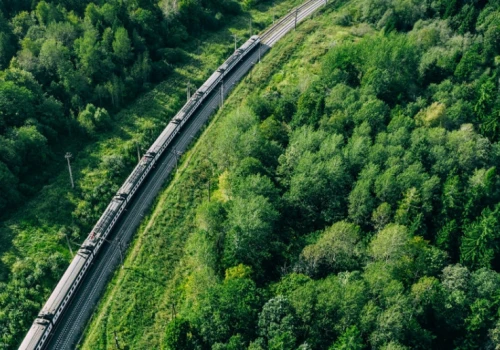 Pociągi wrócą na malowniczą trasę. Najpierw jednak trzeba wyciąć 20 tys. drzew