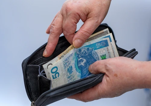 Rządzący chwalą się najnowszymi danymi GUS. Przeciętne miesięczne wynagrodzenie w sektorze przedsiębiorstw wyniosło 9173,24 zł brutto