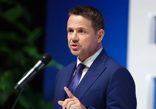 Trzaskowski ma problemy. Lewica przeciwko prezydentowi Warszawy