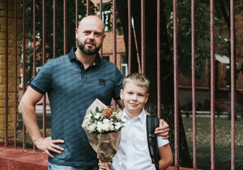 Miejsce ojca w edukacji? "Szkoła nadal dzwoni głównie do mamy"
