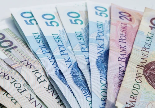 Złóż wniosek o 800 plus w złym miesiącu, a pieniądze zobaczysz dopiero w październiku