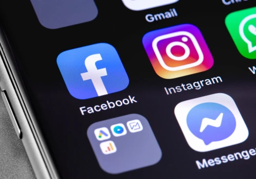Unia Europejska bierze się za social media. Wszystko w imię dobra młodzieży