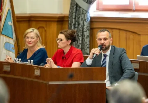 Prezydent Robert Szewczyk z absolutorium i wotum zaufania