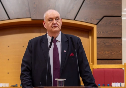 Zamieszanie na posiedzeniu TK. Święczkowski opuścił salę
