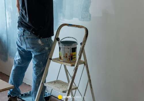 Ten kolor ścian obniży temperaturę w mieszkaniu. Projektant zdradza trik