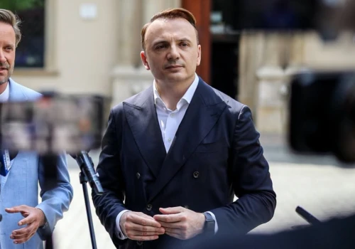 Najpoważniejszy pretendent do fotela prezydenta Krakowa pyta: co z wyborami? Łukasz Gibała krytykuje przedłużającą się procedurę