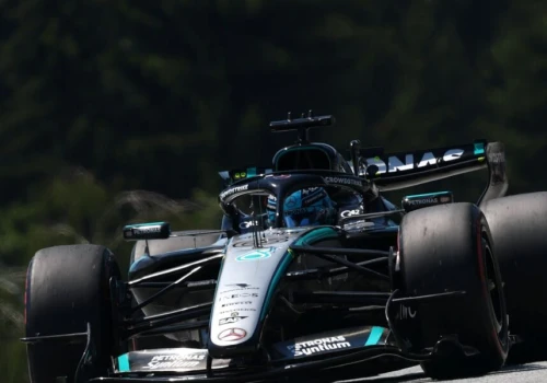 Verstappen rozbił bolid w Q3. Russell na PP i pod lupą sędziów
