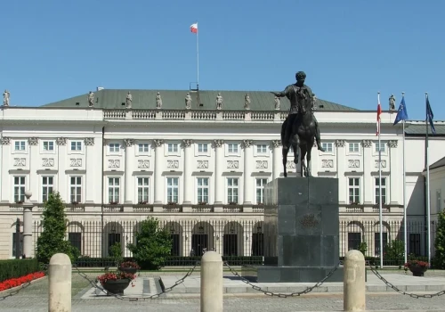 Po wecie prezydenta ruszyły negocjacje. Polska 2050 dogaduje się z Pałacem