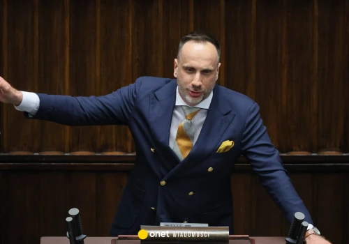 Incydent w Sejmie. Janusz Kowalski zabrał kartę posłowi PSL? 