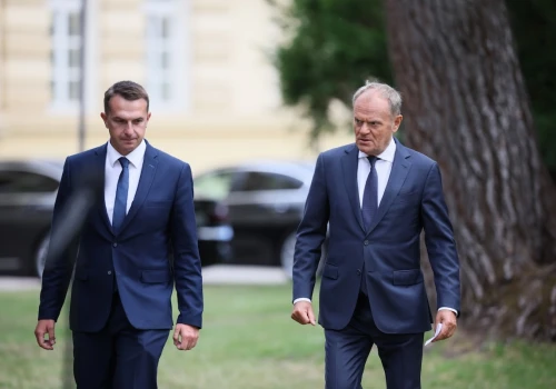 Tusk kontynuuje „rozsmarowywanie” skandalu