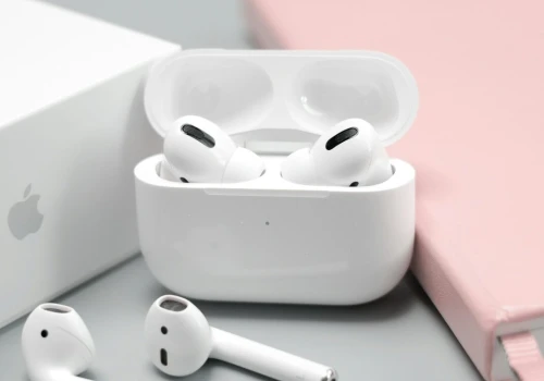 Złe wieści z obozu Apple! Kamery w AirPods Pro to na razie pieśń przyszłości
