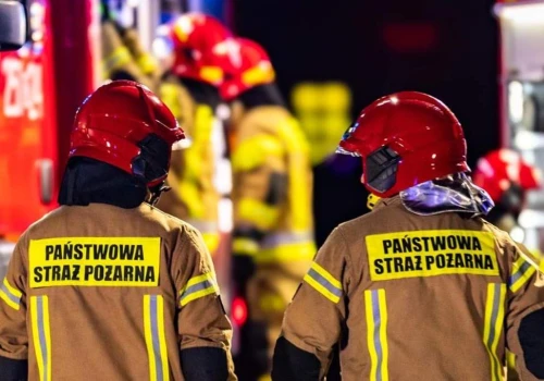 Pożar w bloku przy ul. Dambonia w Opolu. Trzy osoby w szpitalu