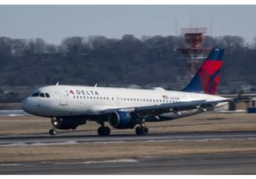 Fajerwerk uderzył w samolot Delta Air Lines nad Chicago
