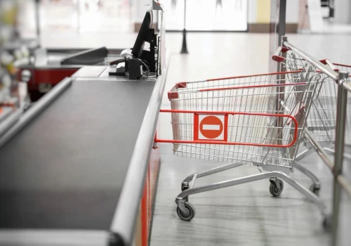 Gigant supermarketów przejmuje niewypłacalną sieć. Los ponad 70 sklepów przesądzony