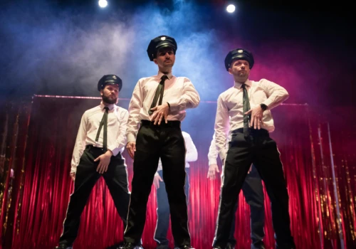 Scena Polska zagra w Cierlicku dla małej Klary. „Teatr nad zaporą” i charytatywny pokaz „Koguta w rosole”