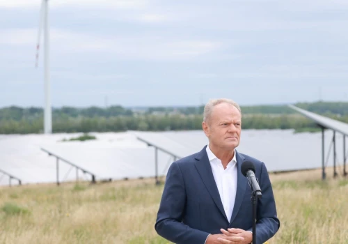 Tusk: w Warszawie stanie Mur Pamięci ofiar wojen XX wieku w Ukrainie