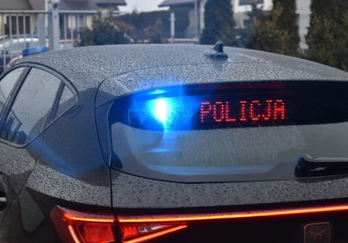 38-latka, która zakłócała spokój oraz porządek publiczny miała przy sobie narkotyki i była poszukiwana