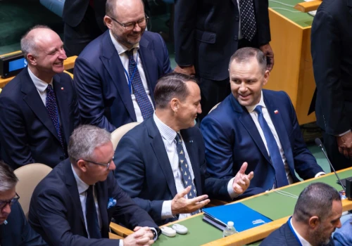 Sikorski zaskoczył ws. zarobków prezydenta. „Osobiście uważam”
