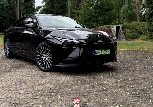 Lexus na dobre żegna poprzedniego ES-a. Czas na nowego. To już właściwie inny segment