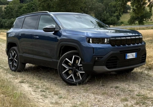 Jeep Compass PHEV to złoty środek. 225 KM, 8 s do setki