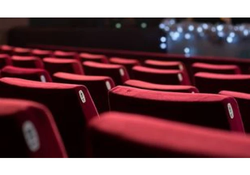 Ile zarabia aktor w teatrze? Oto wynagrodzenia