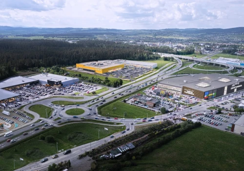 Przy Zakopiance powstaje handlowy gigant, a tuż obok... budują 32 baseny. Nowa inwestycja przyciągnie miliony