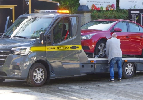 Te awarie najczęściej dopadają kierowców latem. Mechanicy wskazują winnych
