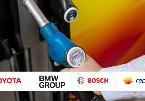 BMW, Toyota, Bosch i Repsol testują odnawialną benzynę Nexa 95. Brzmi jak pomysł na stacje wymian koni w dorożkach