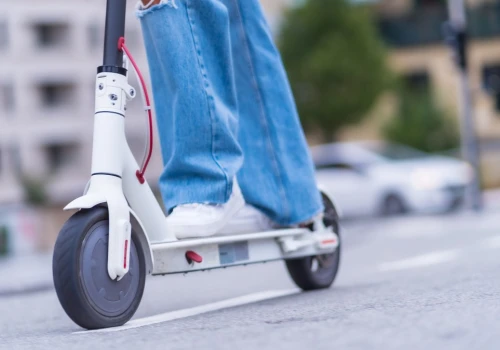 Chcą zakazu hulajnóg elektrycznych dla dzieci. Polska też ma ten problem