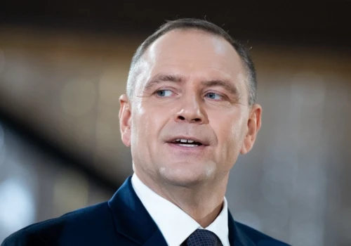 Po nowym sondażu Nawrocki aż wypnie klatę z dumy. On rośnie, parlament tonie