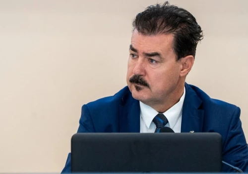 „Jestem teraz potrzebny rodzinie”. Wiesław Steinke złożył mandat