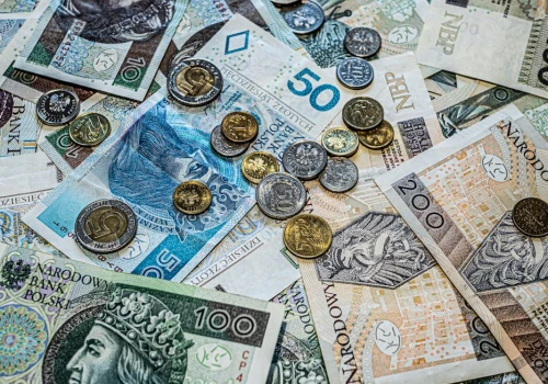 NFZ dołoży blisko 600 mln zł do programów lekowych i chemioterapii. Jest zmiana planu finansowego
