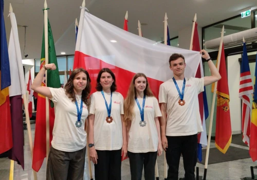 Polacy z czterema medalami na 37. Międzynarodowej Olimpiadzie Biologicznej. Kolejny sukces naszych uczniów