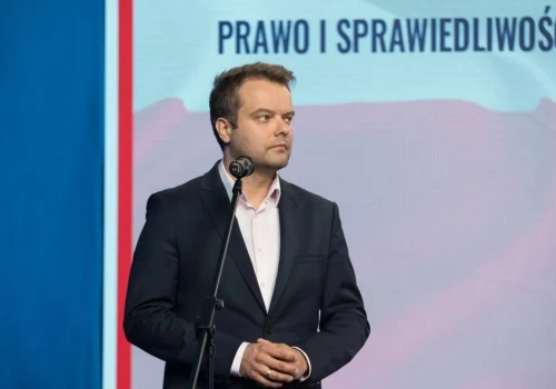 Mocne słowa rzecznika PiS. Bochenek: „To nie Rozwój Plus, tylko Rozbój Plus”