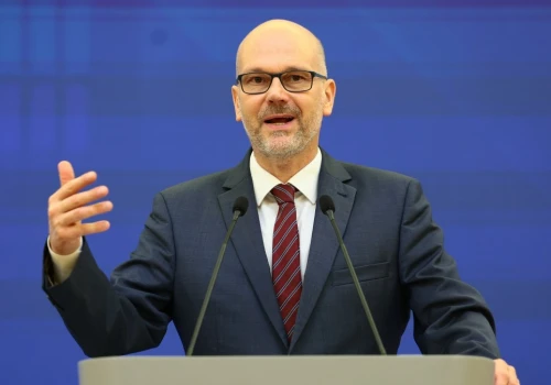 Minister broni nowego podatku. "Istnieje konstytucyjne uzasadnienie"