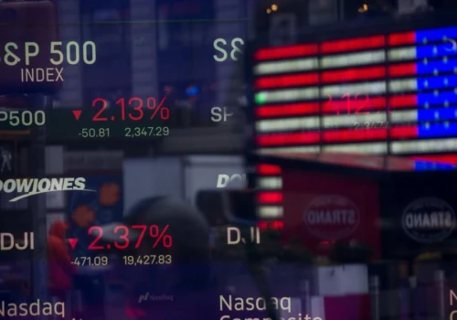Akcje chipów pociągnęły Nasdaq w dół