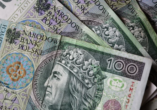 Szybsze przelewy dla seniorów z Podkarpacia. ZUS wypłaci emerytury i renty przed terminem