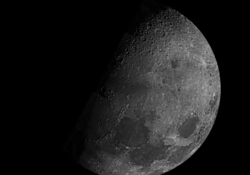 W kosmosie znaleziono gigantyczny egzoksiężyc