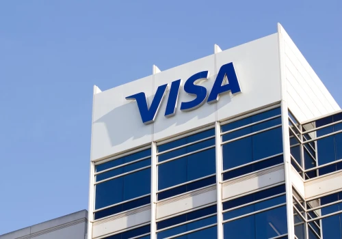Visa zwalnia 2600 osób