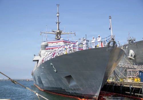 USS Fort Worth wycofany ze służby