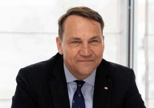 Radosław Sikorski zaklaszcze na ten ranking. Reszta gabinetu może tylko patrzeć
