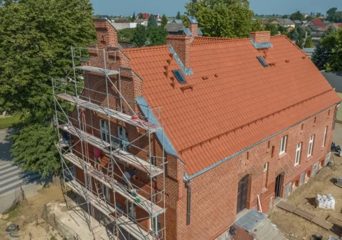Zamiast ewangielickiej plebanii mieszkania komunalne. W Kosobudach trwają prace