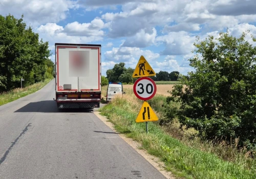 ITD interweniuje w powiecie pleszewskim. Ciężarówki niszczyły remontowaną drogę.
