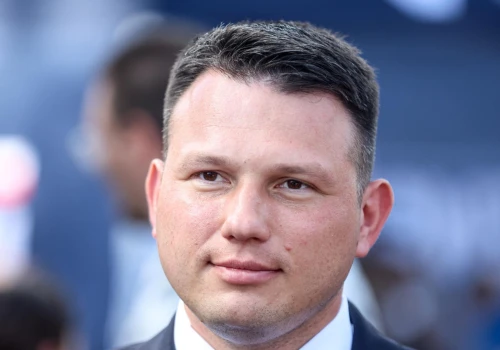 „Prędzej mi ręka uschnie, niż poprę kolejne programy socjalne”. Mentzen nie przebier…