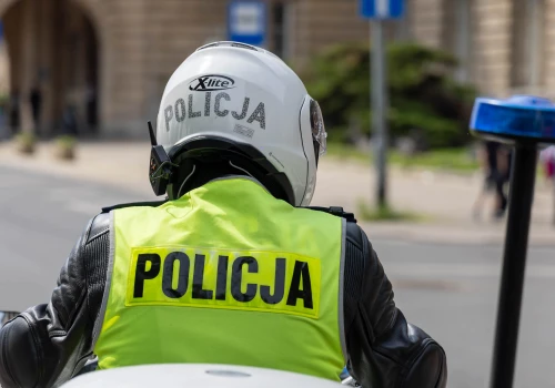 Policjanci kontrolują kierowców w ramach akcji SPEED