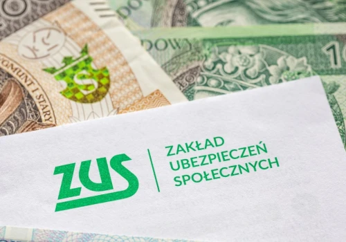 Po 56. urodzinach ZUS może wysłać specjalne świadczenie. 4435,90 zł do ręki